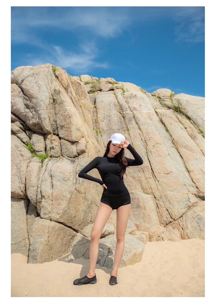 Women's Korean Jellyfish-Proof Long Sleeve Snorkeling Swimsuit – Split Set for Sun Protection and Surfing