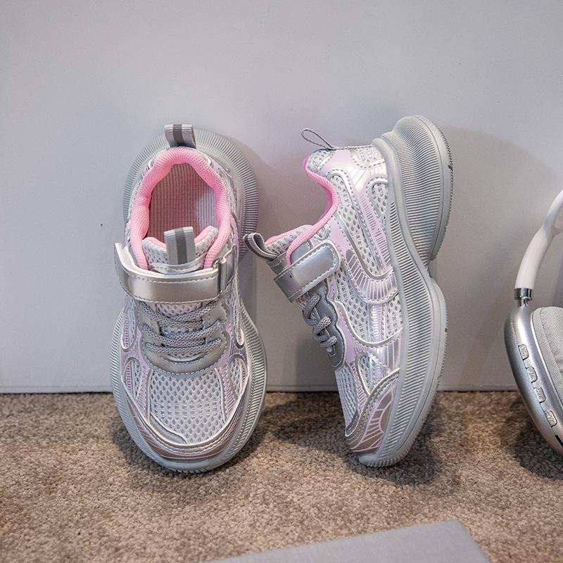 

Children s dad shoes girls classmates 2025 spring new popular soft sole running shoes girls breathable Internet celebrity sports shoes 30 розовый цвет-серебро