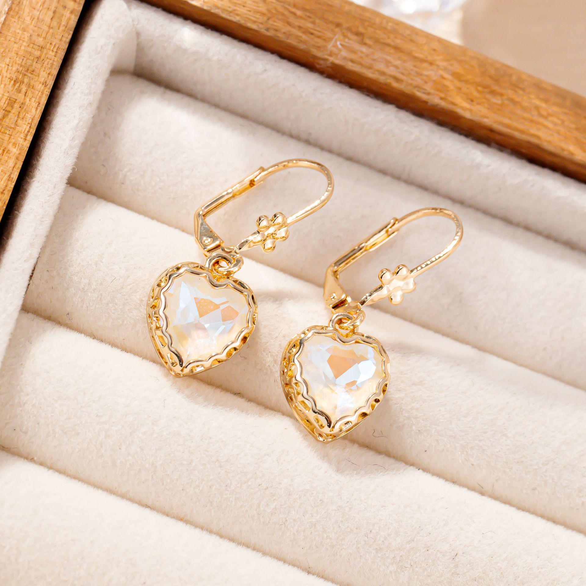 European & American Fashion Heart Crystal Lace Dangle Earrings - Elegant, Versatile, High-End Jewelry