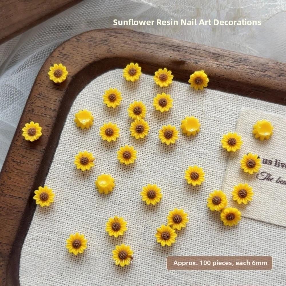 100pcs 3D Sunflower Nail Rhinestones Realistic 6*6mm Daisy Rhinestones Simple DIY Decor Nail Decoration Rhinestones For Nail Art