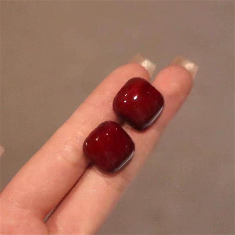 Vintage Wine Red Retro Stud Earrings For Women Dripping Oil Love Heart Shape Round Square Geometric Earring High Sense Jewelry