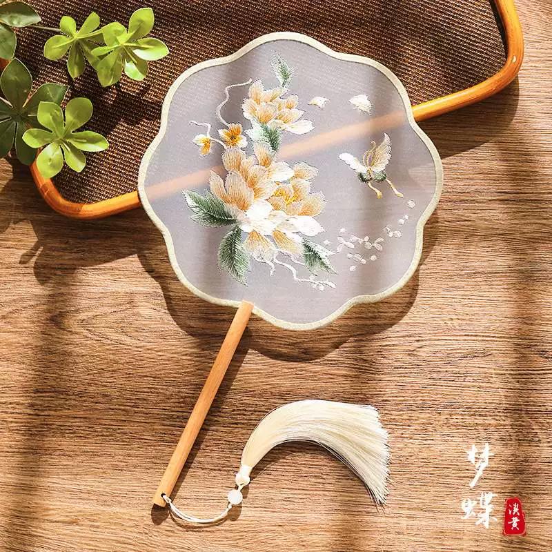 Double-Sided Embroidered Ancient-Style Round Fan, Chinese-Style Embroidered Lotus Fan, Special for Hanfu, Versatile Dance Fan with Suzhou Embroidery