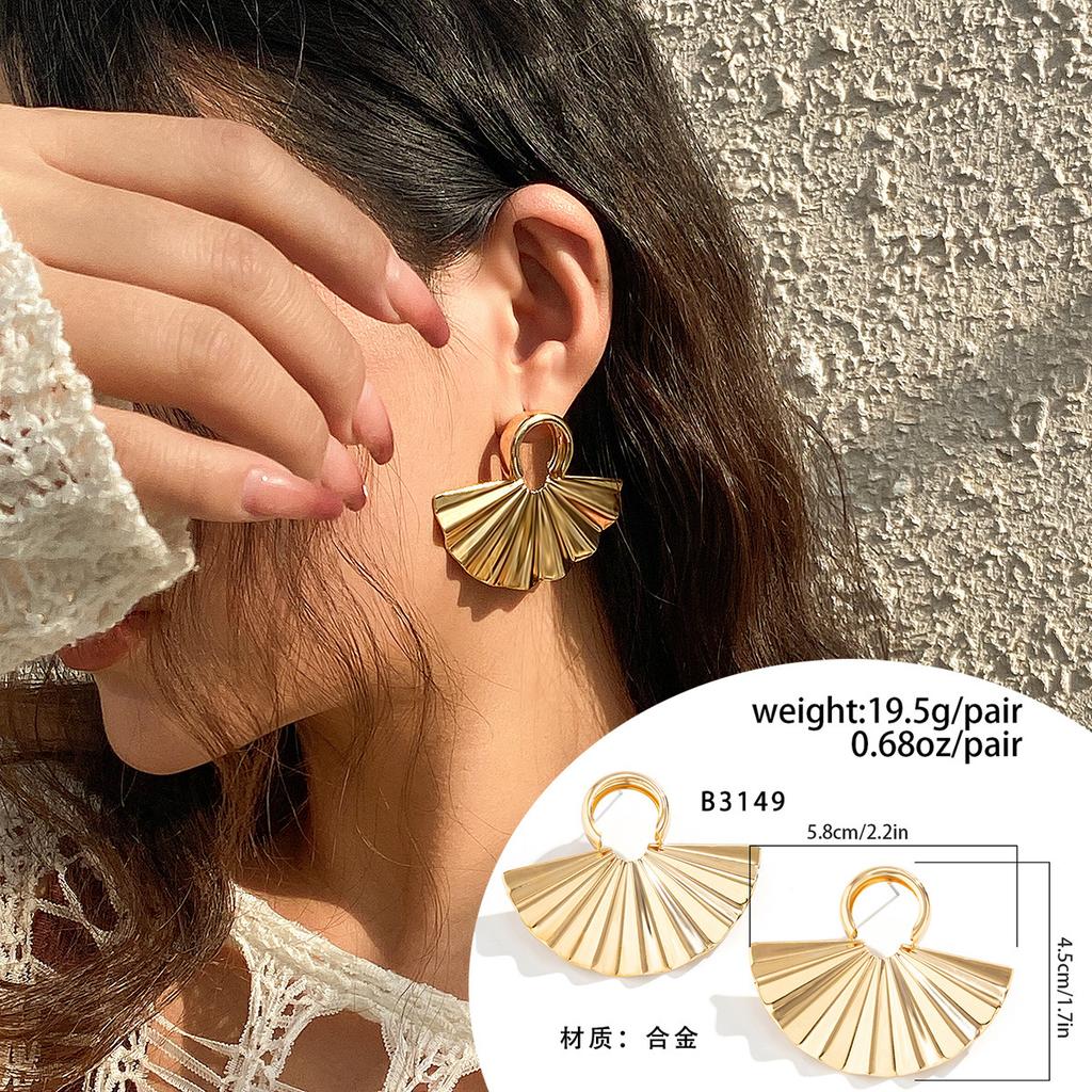 Exaggerated Folding Fan Shape Metal Stud Earrings Gold Copper Color Zircon Punk Style Unique Personality 2024 New Large Earring