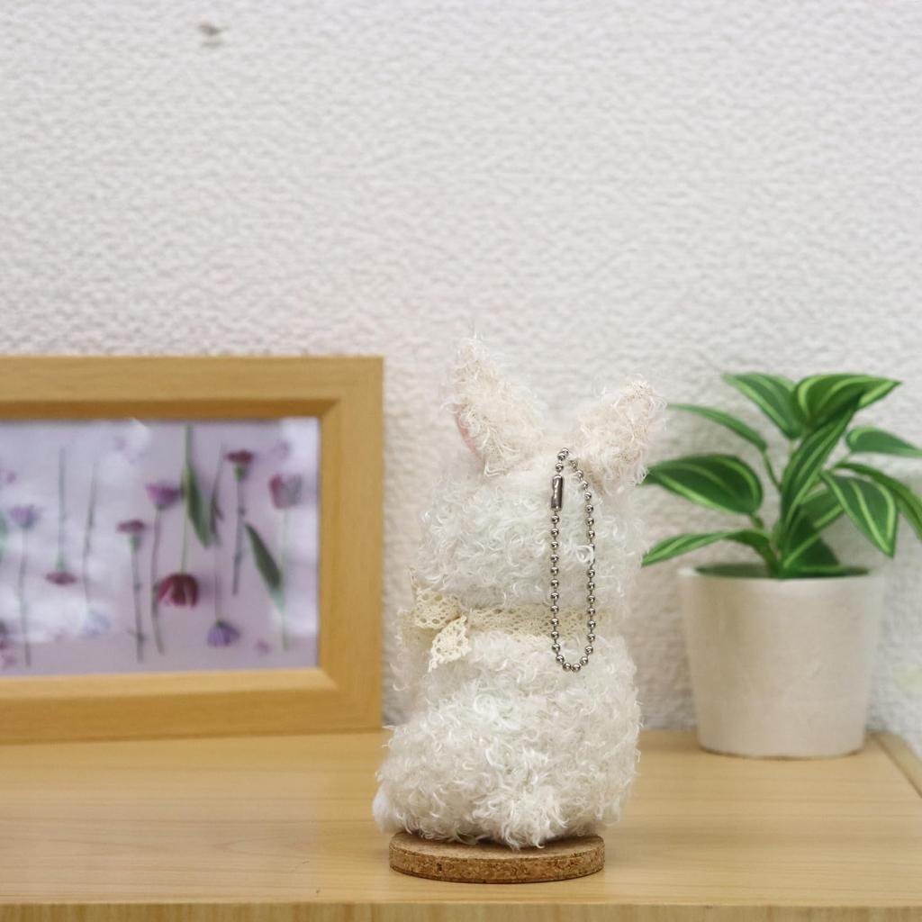Shinada Honey Bunny Plush Toy (S) with Ball Chain, White