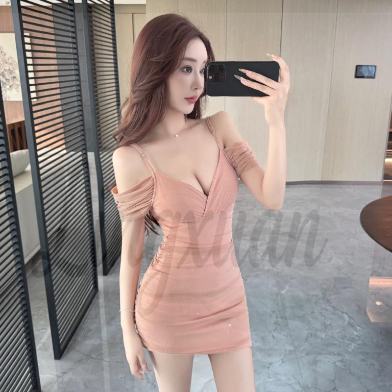 Women s Off-Shoulder Lace Bodycon Mini Dress Medium розовый