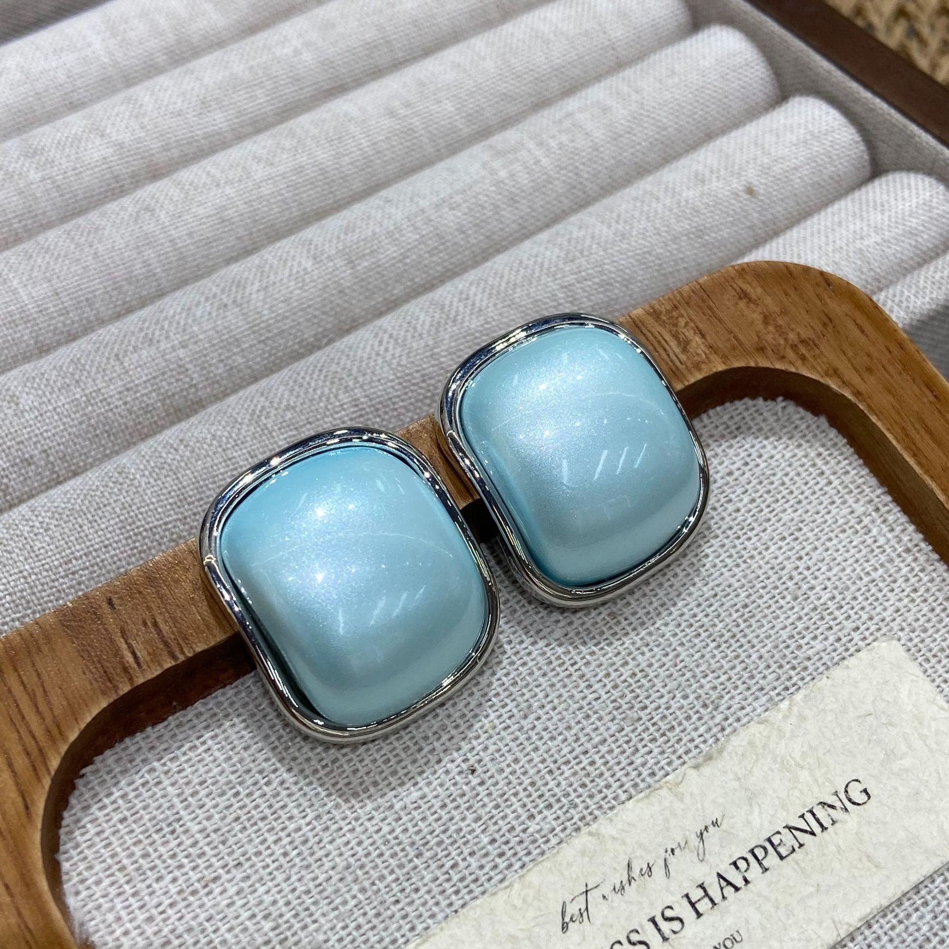 

Sweet Simple Square Sugar Cube Earrings Versatile Macron Candy Color Square Resin Earrings Women