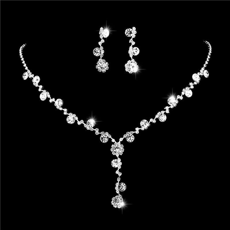 Simple and Exquisite Hot-selling Claw Chain Necklace Earrings Bracelet Set Three-piece Pearl Collarbone Chain Dinner Dress Accessories
