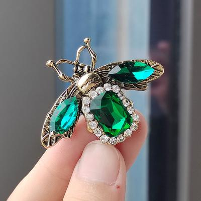 Fashion Baroque Rhinestones Bee Brooch Insect Anti-Light Corsage Vintage Court Dress Accessories