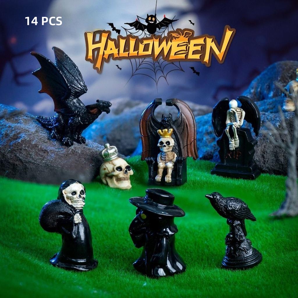 Micro World DIY Mini Halloween Figurine Set