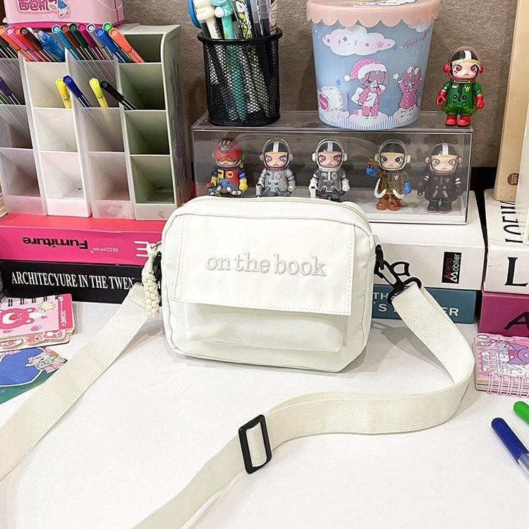 

2024 New Stylish Crossbody Bag For Students Modern Nylon Casual Design In White Khaki Black And Light Green белый