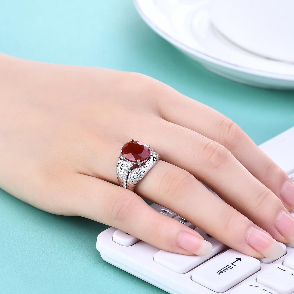 Nový špičkový evropský a americký retro stylový prsten s 925 mincovním stříbrem vykládaný barevnými drahokamy