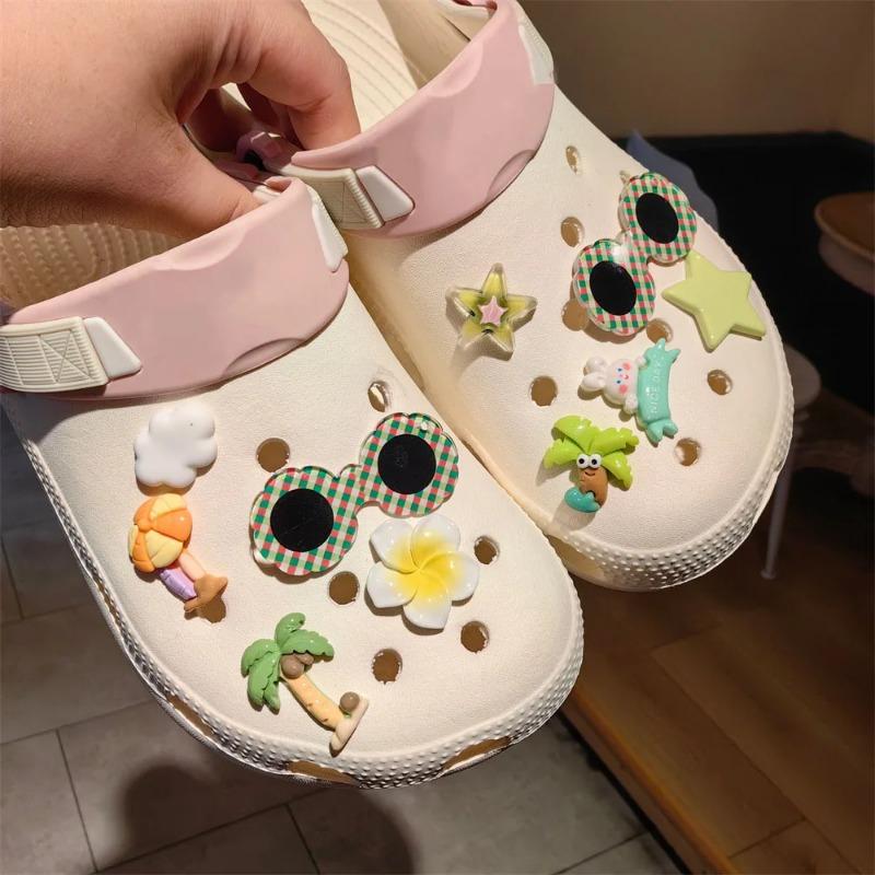 Cute Palette Style Shoe Charms Accessories Perfect for Clogs Slide Sandals Garden Shoe Decoration Buckles Pins Summer Gifts