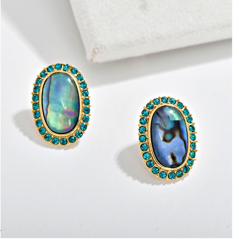 New Trendy Accessories, Oval Pendant Earrings, Exquisite Shell Earrings, and High-end Earrings