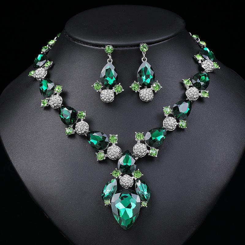 Set Exaggerated Crystal Necklace Earrings Two-Piece Set Alloy Electroplating Jewelry Accessories