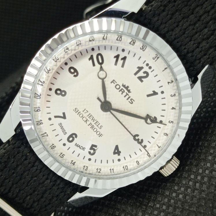 

ВОССТАНОВЛЕННЫЕ ШВЕЙЦАРСКИЕ МУЖСКИЕ НАРУЧНЫЕ ЧАСЫ FORTIS WINDING СЕРЕБРЯНЫЙ ЦИФЕРБЛАТ 622c-a416872-2 lot622c-a416872