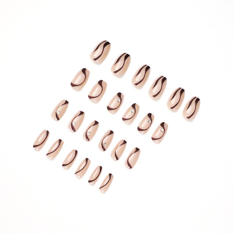 Elegant White Commuter Nail Tips: Autumn/Winter Milk Coffee Collection