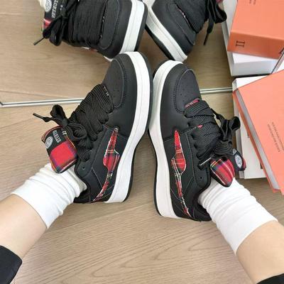 2025 New Bread Shoes Retro Couple Board Shoes Scottish Stripes Original National Tide Sports Versatile Shoes Men and Women