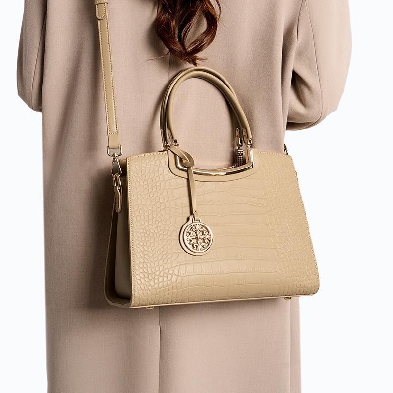Fashion Women S Bags, Hand Trendy Bags, Women S Atmosphere Versatile Large-Capacity Messenger Bags