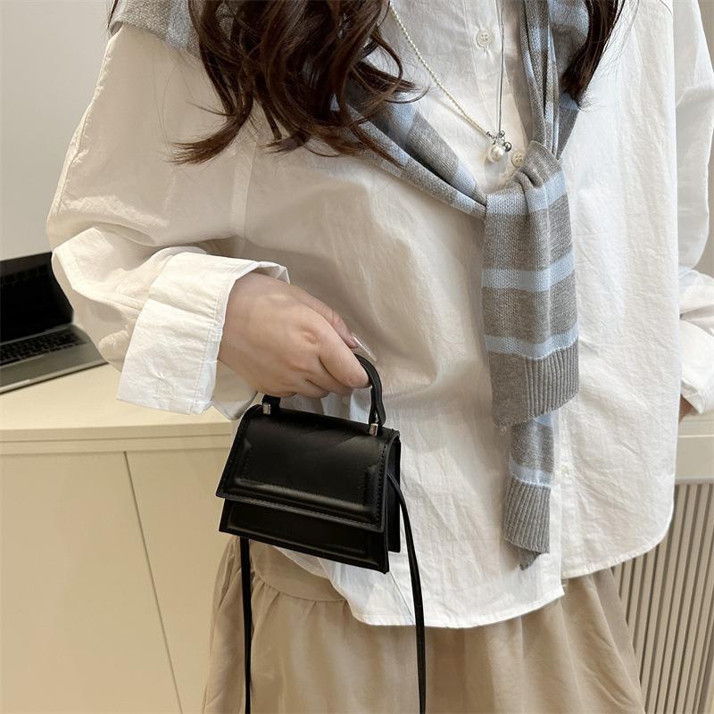 Niche Design Bag Women's Spring and Summer New Shoulder Messenger Bag Fashionable Versatile Small Square Bag