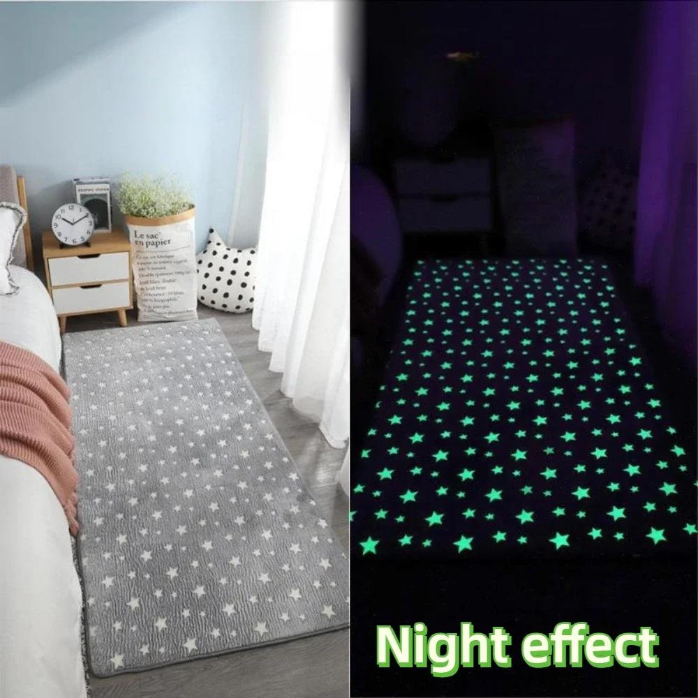 

1PC Простой ковер в темном ковре Светящийся ковер для детской спальни Современные ковры для дома для детей Украшения для дома в общежитии Ковры 40cm x 60cm