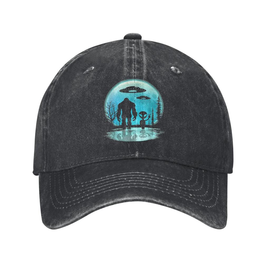 Alien And Bigfoot Baseball Cap Sun Hunting Camping Hot Sale Washed Trucker Hat Female Male Fashion Design Snapback Cap