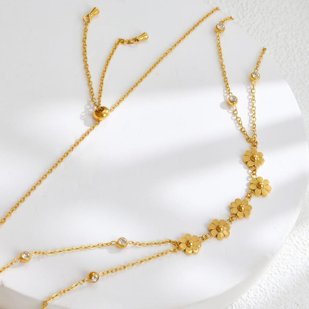Niche Design Small Daisy Zircon Necklace Titanium Steel Necklace Stacked Collarbone Chain Women Do Not Fade