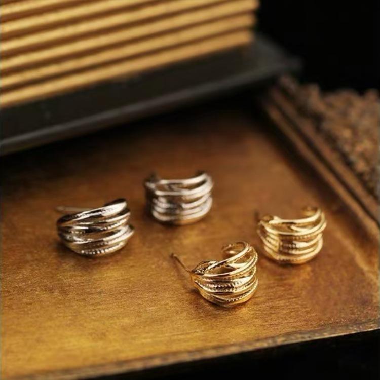 925 Silver Needle Pleated C-Shaped Stud Earrings, Women's High-End Niche & Elegant Style 2024.