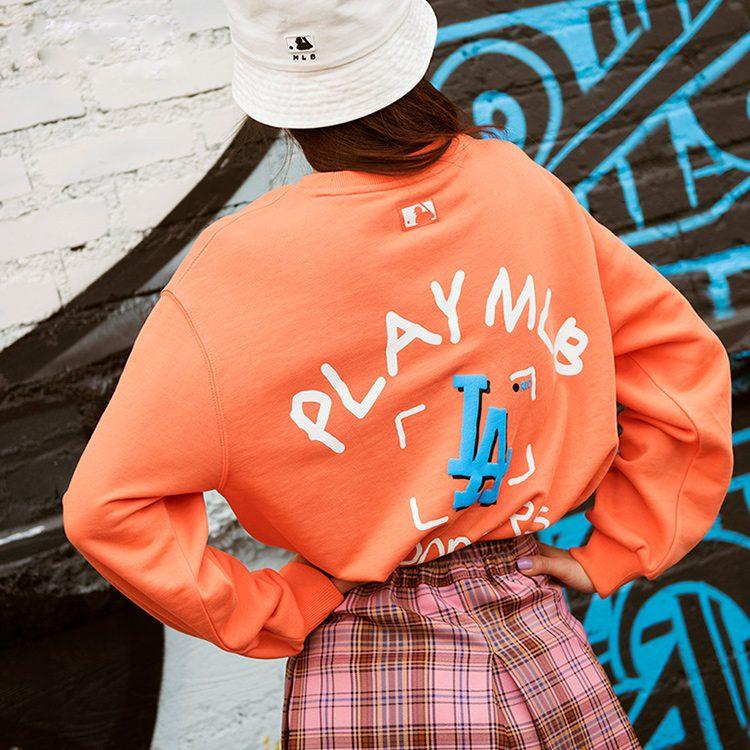 MLB Sweatshirts Unisex Orange Crew Neck Moderate Regular 31MT07011-07O