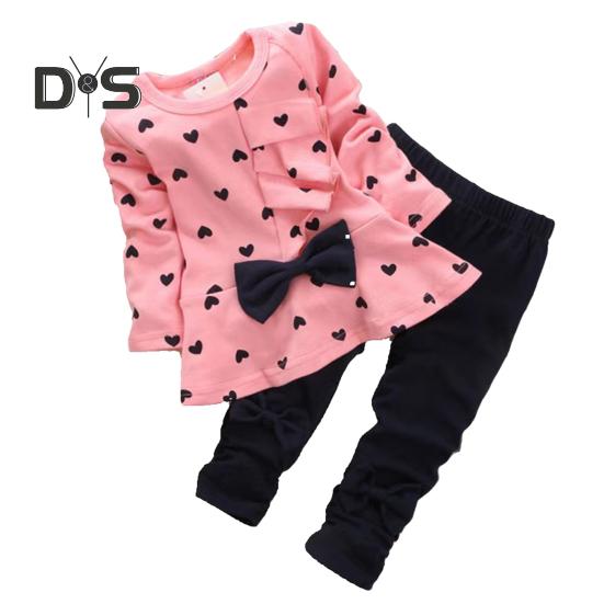 

Комплект из 2 предметов: топ и брюки, большой бант, украшение в виде сердца, круглый вырез, длинный рукав, оборка, эластичный пояс, длинные брюки, детская одежда весна-осень 80 розовый