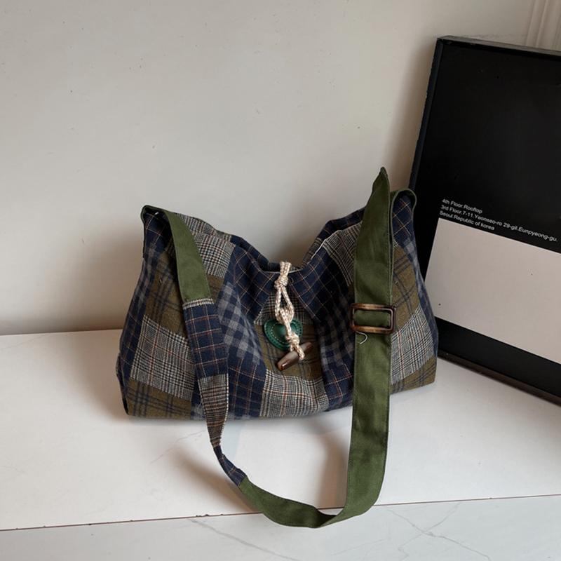 Large Capacity Messenger Bag Casual and Lightweight Plaid Design with Adjustable Shoulder Straps Fashionable Shoulder Bag KTB