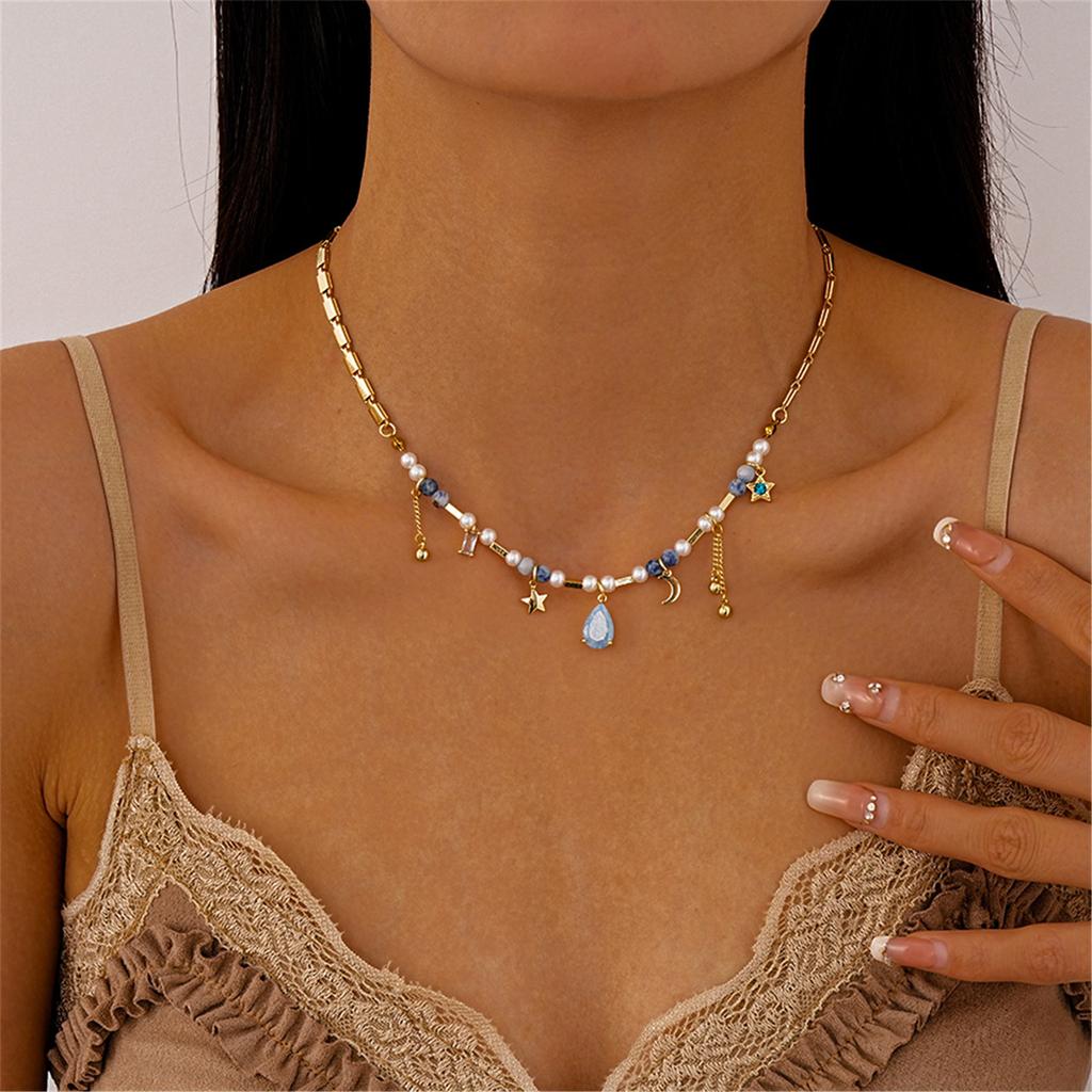 Vintage Inspired Star And Moon Pendant Necklace Adjustable Length Neckchain Fashion Jewelry For Elegant Occasions