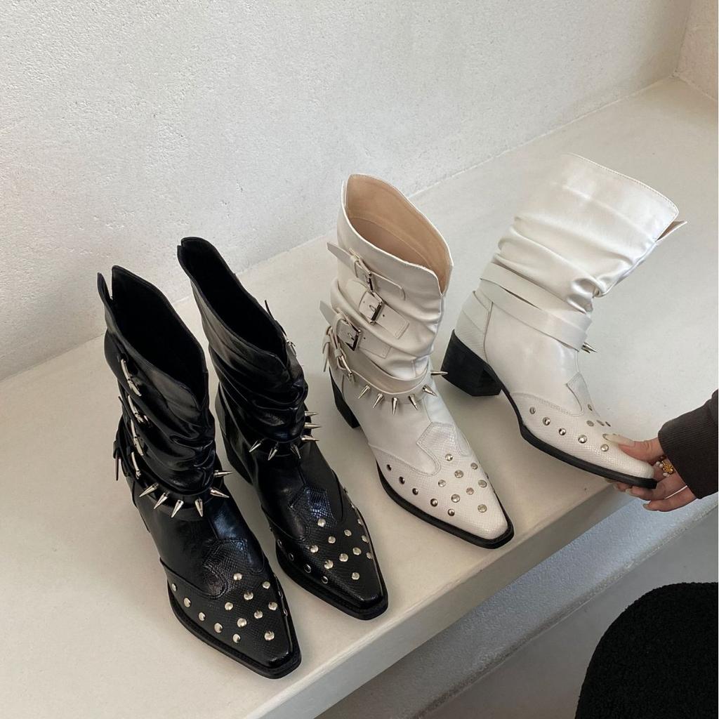 New spot 2025 winter new pleated western leather short boots women pointed thin thick heel royal sister wind rivet horse