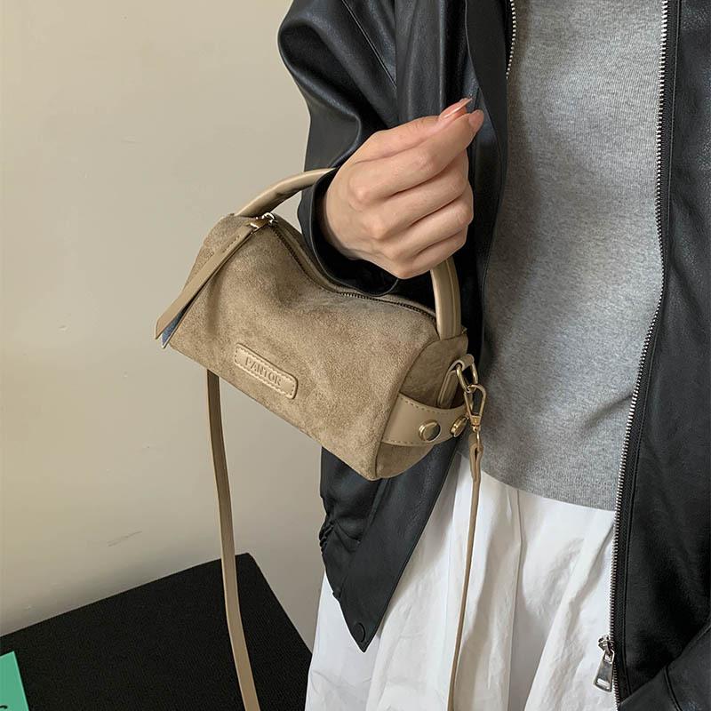 Frosted bag new women's simple temperament niche design retro casual messenger bag tide