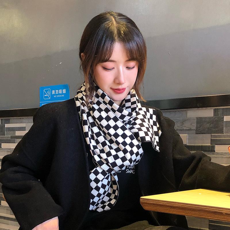 New Internet celebrity checkerboard knitted scarf women's autumn and winter Korean version versatile black and white plaid student scarf