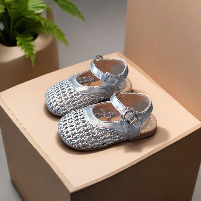 

2025 лето новые детские плетеные сандалии для девочек с полым верхом, мягкие и удобные, повседневные, туфли для малышек и бабушек Дуду 23-28 yards FCL shot 48 pairs серебряный