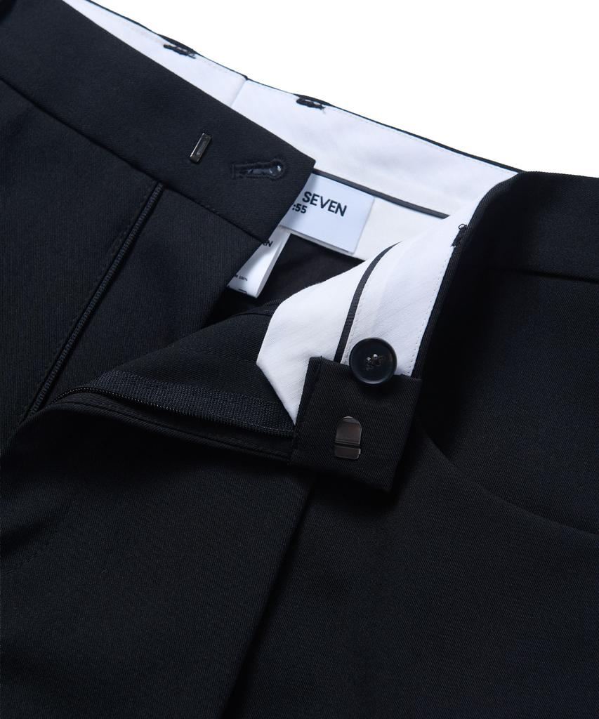 TEN PAST SEVEN Wide Tuck Bermuda Shorts - Black