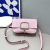 Crossbody Sedlová taška Nová Pravá kůže DellaElan Medová Boková Taška z hovězí kůže Zadní část Taška s potiskem dlaně D-přezka Čtvercová taška Horizontální PP taška