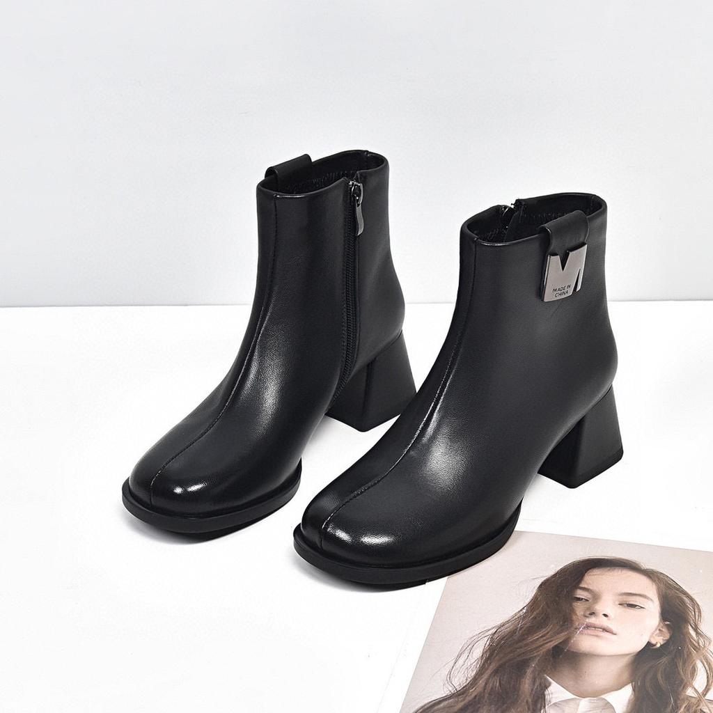 Square head Chelsea small bare boots 2025 fashion Korean version of fairy short boots top layer sheepskin thick heel metal buckle fashion boots