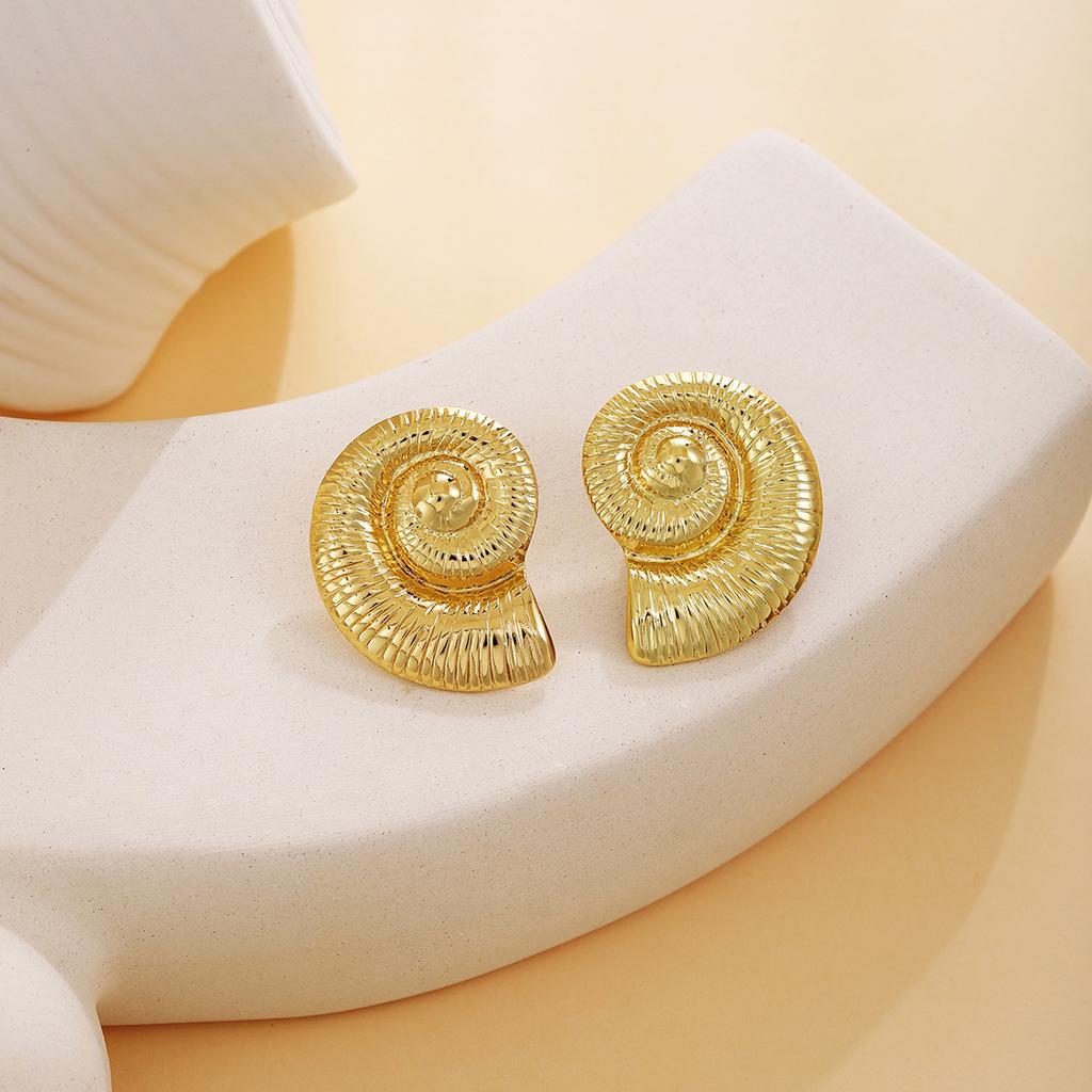 Spiral Maple Leaf Love Hollow Irregular Earrings, Heavy Industry Advanced Sense Metal Style Fashion Temperament Earrings