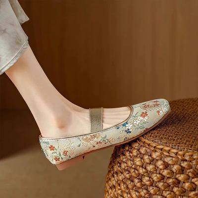 Fashion Luxury Chinese Style Embroidered Low Heels Shoes Silk Satin/Suede Square Head Slip-On Flat Mary Janes Shoe Ballet Zapatos Mujer