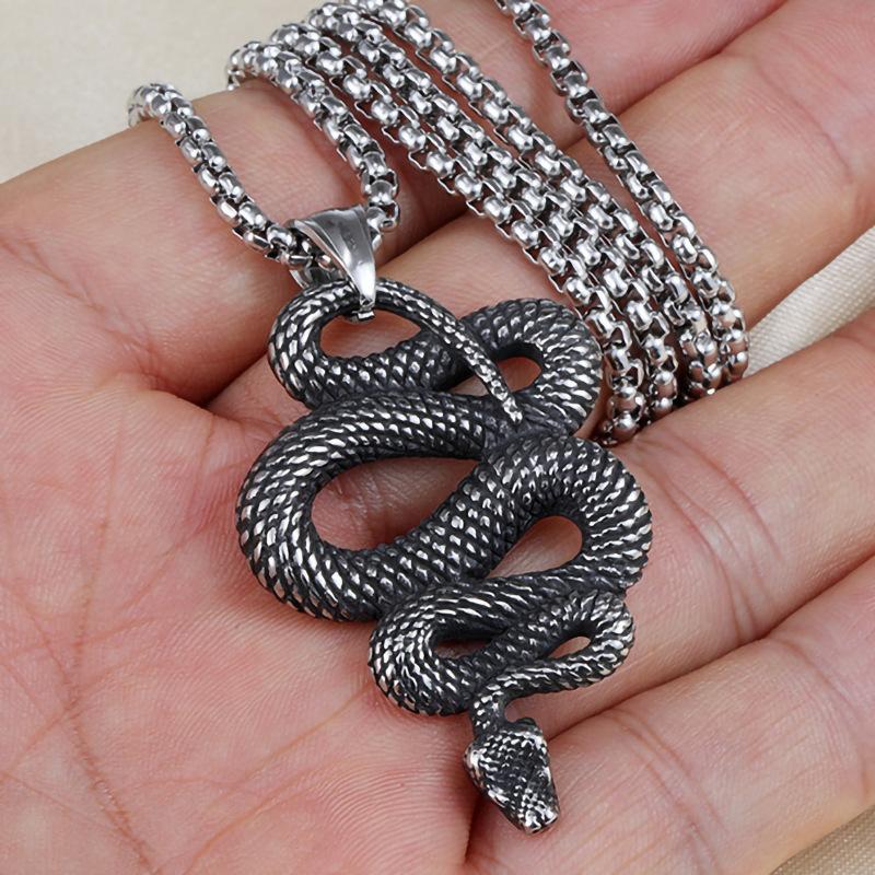 Fashionable Men's Snake Necklace, Hip-hop Antique Titanium Steel Necklace, Trendy Men's Necklace