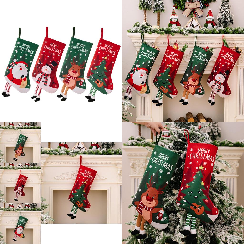 Lebhaft bunte Weihnachtssocken mit Designs von Weihnachtsmann, Schneemann und Rentieren