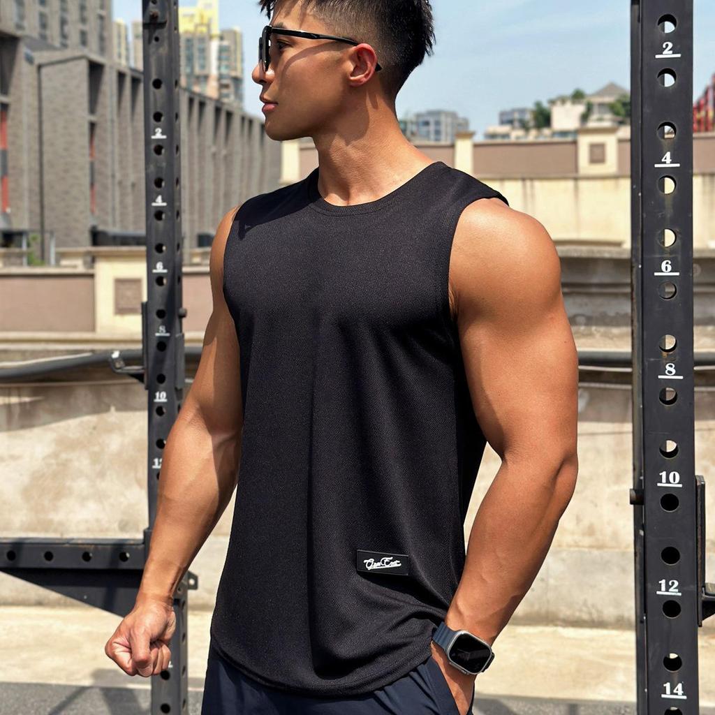 Men's Trendy Sleeveless Mesh Pullover: Quick-Dry Round Neck Fitness Top