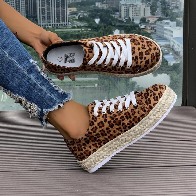 Fashion 2025 new fashion casual fashion flat shoes women thick soles comfortable fashion personality woven wind casual single shoes
