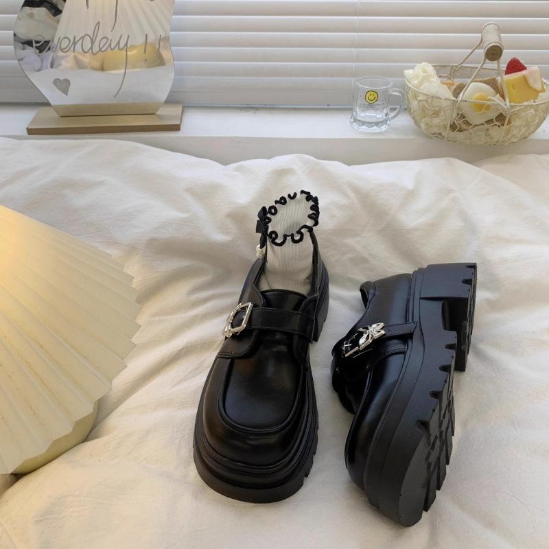 Schwarz Damen Lederschuhe mit dicker Sohle 2025 neu Frühling und Herbst Britischer Stil dicker Absatz erhöht runde Zehenpartie japanischer JK Loafer Einzelschuh