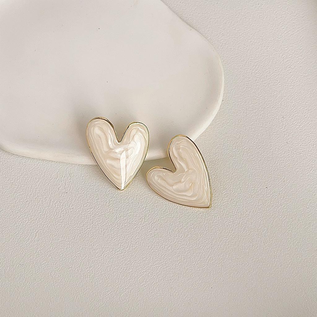 French Style Ombré Drip Paint Heart Stud Earrings for Women, Niche Artistic Sweet Personalized Fashion Jewelry Trending Gift Idea