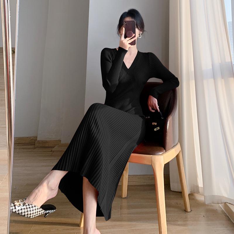 Red Knitted Slimming Dress for Women - New Year's Autumn/Winter Edition