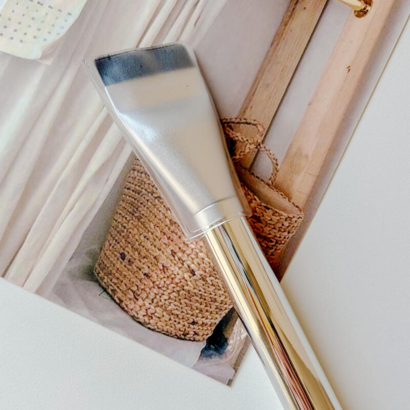 Wide Pore Cover Foundation Brush