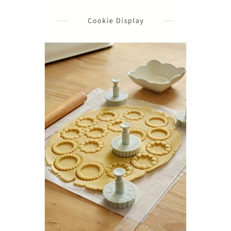 Vintage-Inspired Classic Sandwich Cookie Molds - DIY Valentine'S Day Chocolate,Jam,and Cheese Biscuits with Heart and Floral Designs,Baking Essentials