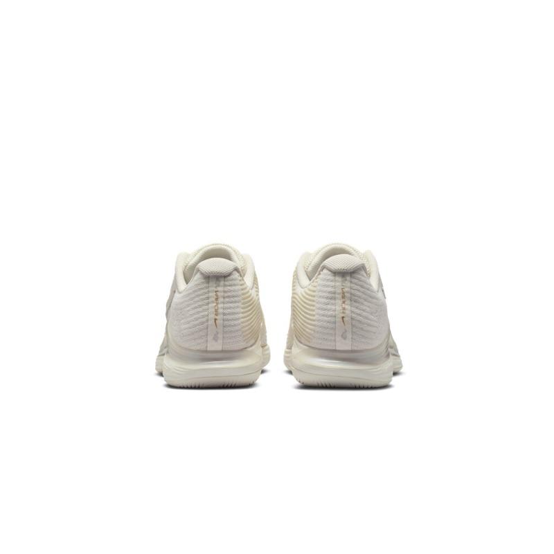 Nike's 10-year Anniversary Limited Edition Runaway Series - Zheng Qinyuan's Matching Women's Tennis Shoes for Spring - NIKE VAPOR 12 IQ1156